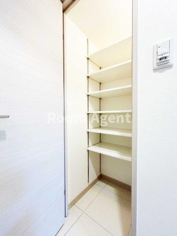 プレサンス　レイズ　千種今池の玄関