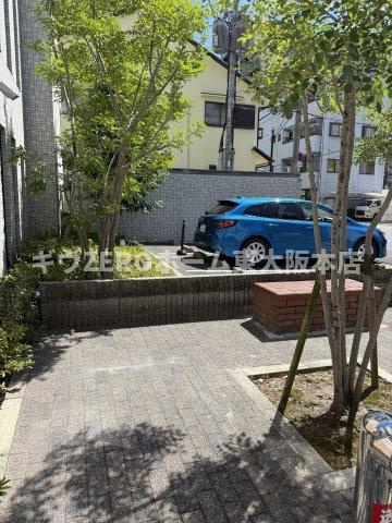 スプランディット難波の駐車場