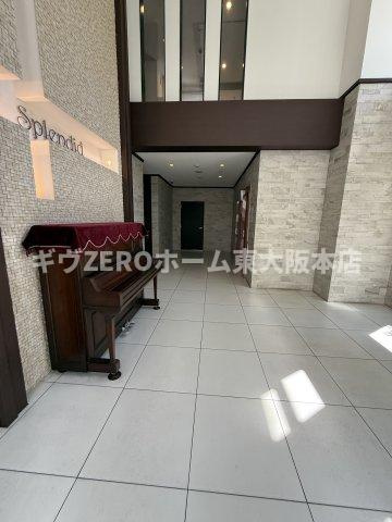 スプランディット難波のロビー