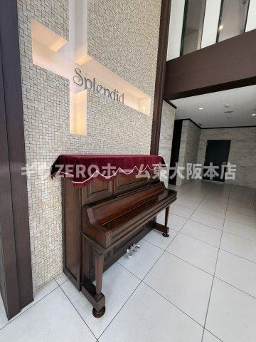 スプランディット難波のロビー