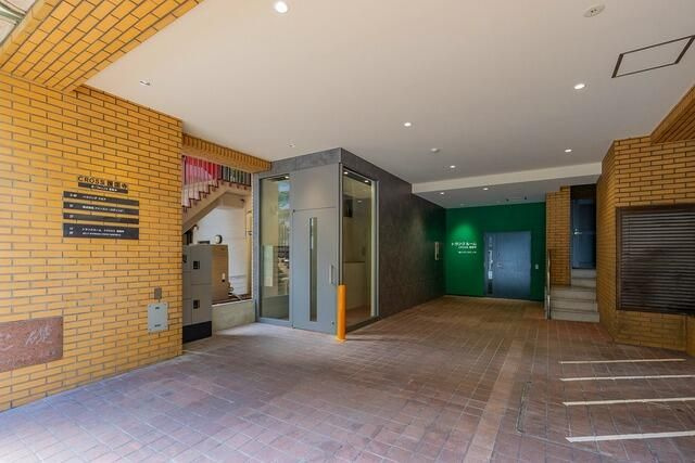 クロス護国寺のエントランス