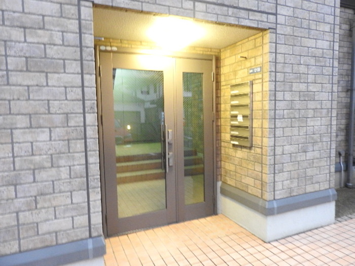 泉大津市高津町のハイツのエントランス|落ち着いたエントランスです