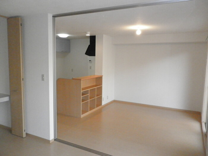 泉大津市高津町のハイツの内装|内装は落ち着いています