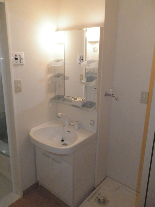 泉大津市高津町のハイツの洗面所|使いやすい洗面所です