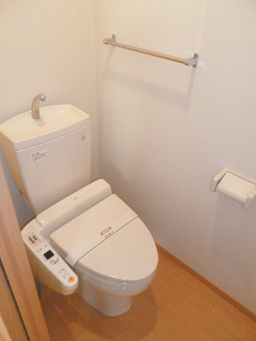 泉大津市高津町のハイツのトイレ|清潔感のあるトイレです