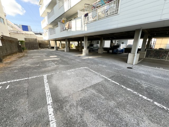 リバプール桟四の駐車場