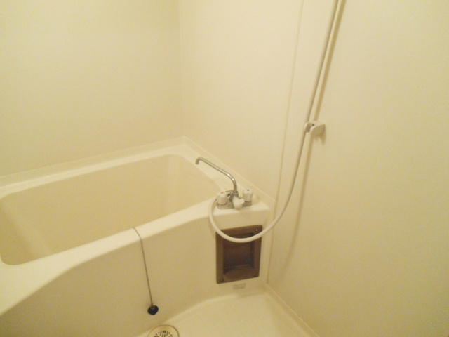シティ・ヴィラ石井の浴室|お風呂はこのようになっております。