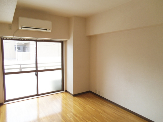 シティ・ヴィラ石井の居間・リビング|日当たり良いですよ。