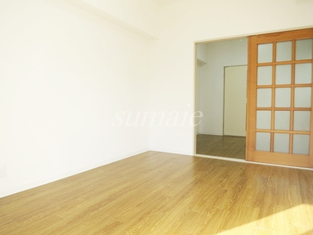 シティ・ヴィラ石井の居間・リビング|窓側からのアングルです☆