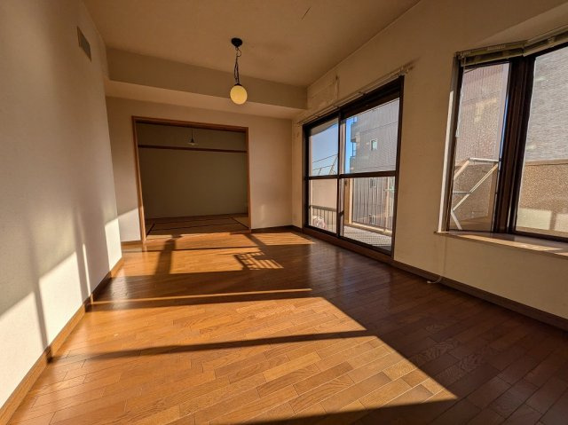 サンハウス小牧駅の居間・リビング|ゆったり過ごせる居間です