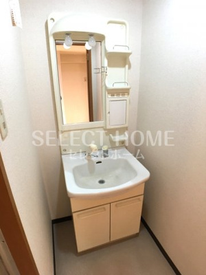 【独立洗面台】 | エスパシオ２１ | 独立洗面台、小物を置くことができて便利です
同型タイプ