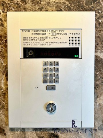 プレサンス池下トレスのエントランス