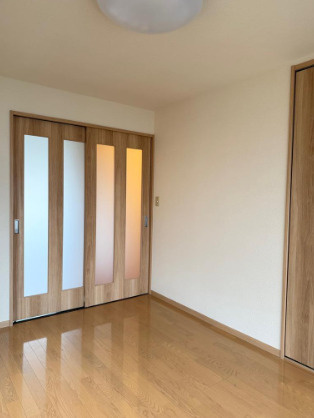 ウララハウスⅡの居間・リビング