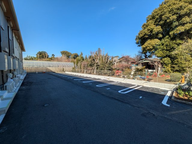グリーンメゾン柴崎の駐車場