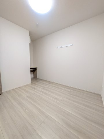 グリーンメゾン柴崎の洋室