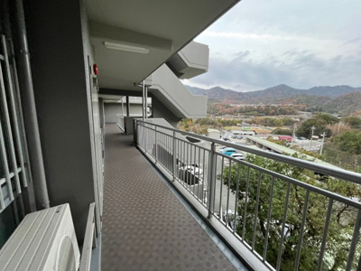 【その他共用部分】 | ルネ神戸北町Ⅰ | 手入れの行き届いた共用廊下