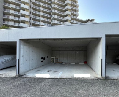 【駐車場】 | ルネ神戸北町Ⅰ | 屋根付き分譲車庫権利付き（物件価格に含む）