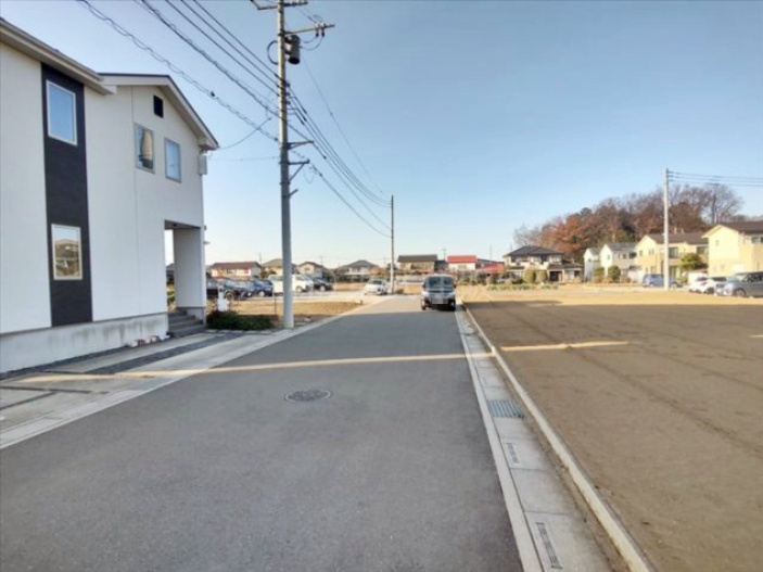【前面道路含む現地写真】の画像