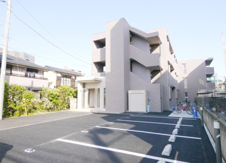 ルネス　シュトラール