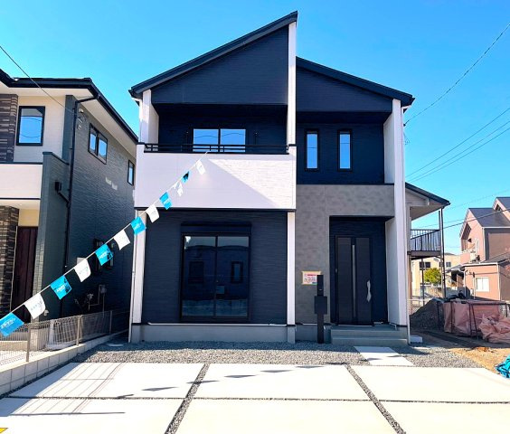 岡山市南区泉田1丁目2期2号棟の外観|黒を基調とした外観でモダンな雰囲気です。