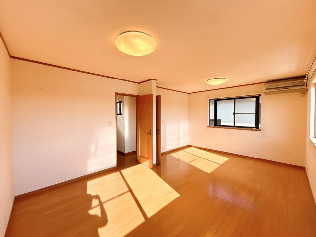 壬生町大師町　中古戸建の洋室