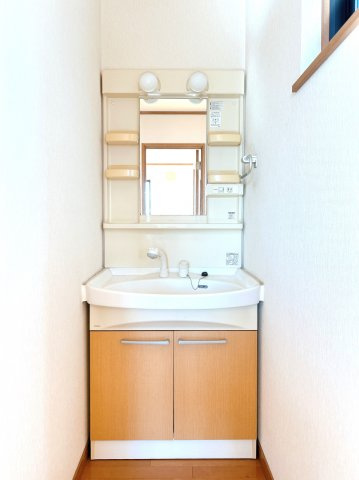 壬生町大師町　中古戸建の独立洗面台