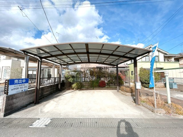 壬生町大師町　中古戸建の駐車場