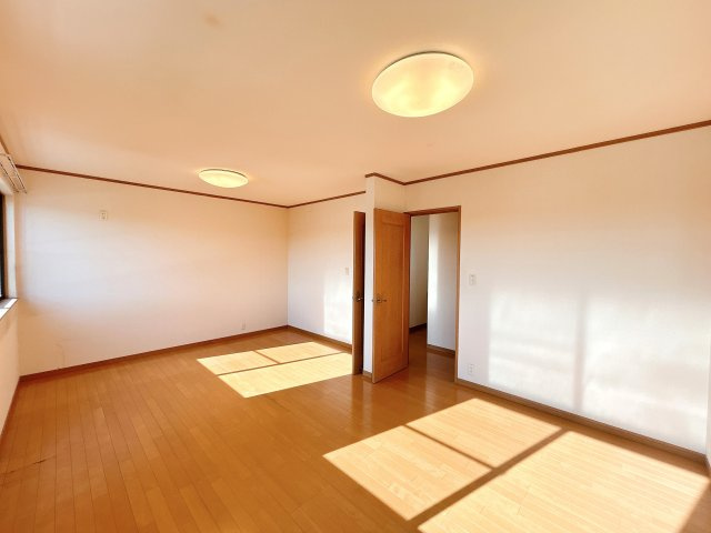 壬生町大師町　中古戸建の洋室