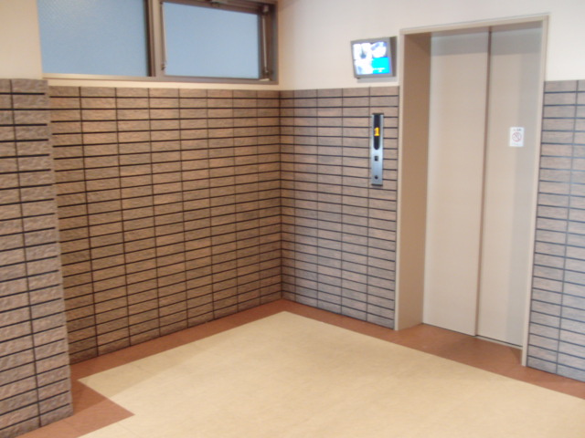 リバースクエア103のエントランス