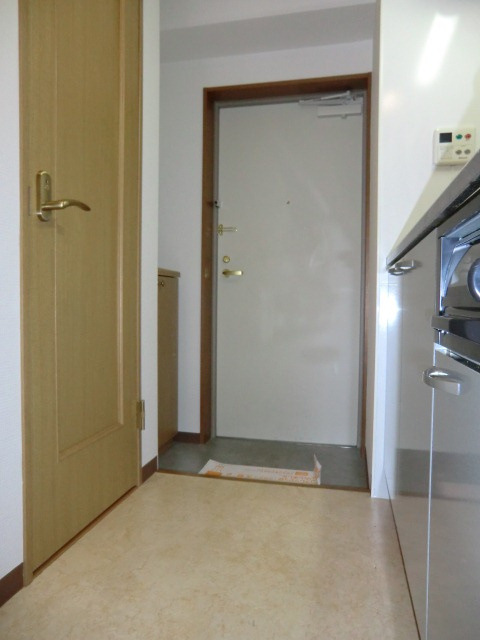 リバースクエア103の玄関