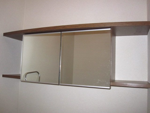 ピアリープレイス　ヒサのトイレ|トイレ戸棚