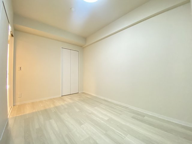 ビクトリアヒルズ横濱サウスバラード棟の洋室|約6.2帖主寝室