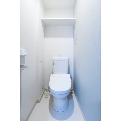 【トイレ】 | フォーリアライズ大阪ミッテ | 落ち着いた色調のトイレです