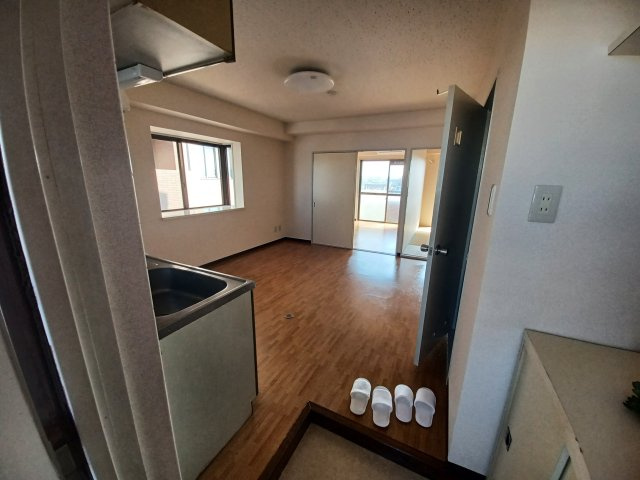 NCKビルの居間・リビング|別号室参考写真です。