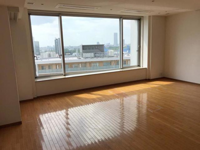 【居間・リビング】 | 青山パークタワー | ※写真は同タイプ住戸です。