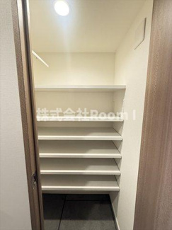 【玄関】 | ザ・パークハビオ谷町六丁目クロス | 明るい玄関です