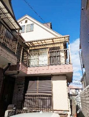 【外観】 | 西宮市門前町　中古戸建 | 3LDK+11.3帖のロフト付き中古テラスハウスの住まい。窓が多く、風通りの良いお部屋