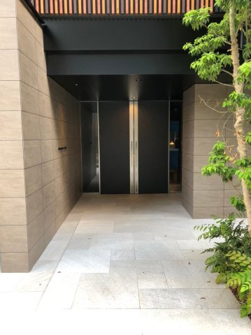 ハレマカニ御苑のエントランス|ハレマカニ御苑