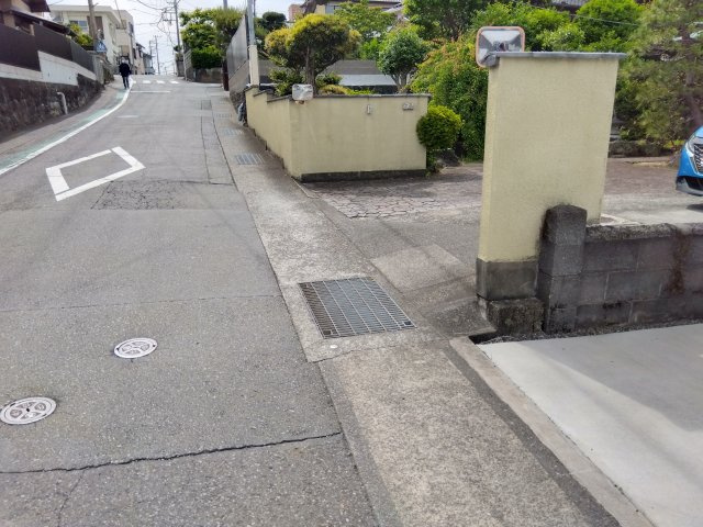 売土地　富士市今泉5丁目の前面道路含む現地写真|東名高速道路・富士ICまで車で10分です。バス停【今泉】まで徒歩3分です。