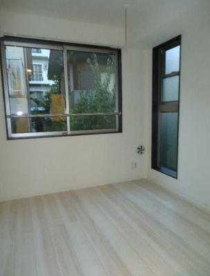 【居間・リビング】 | Colored Square中野坂上 | 7.8帖のきれいな洋室。