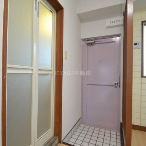 田中ビルの玄関