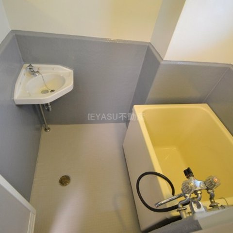 田中ビルの浴室