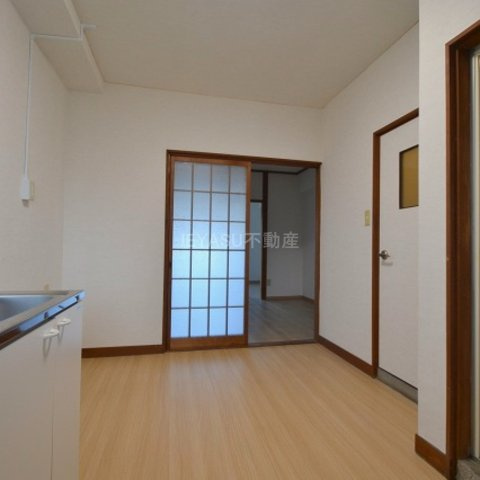 田中ビルの居間・リビング