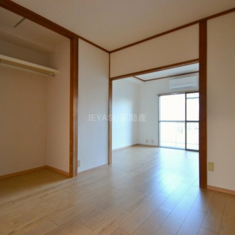 田中ビルの内装