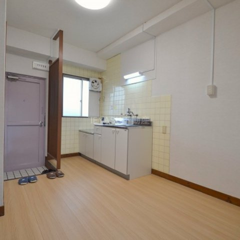 田中ビルの居間・リビング