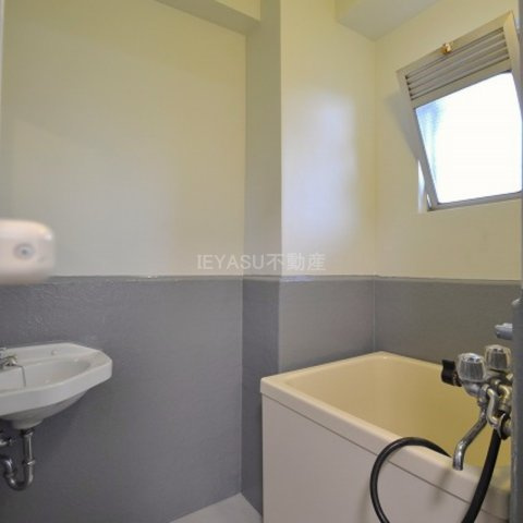 田中ビルの浴室