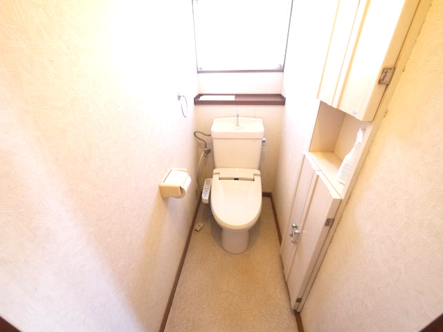 山武市姫島　中古戸建のトイレ|令和4年外壁塗装済み 都市ガス駐車2台 MEGAドン・キ徒歩約13分 南側空き地で日当たりがいいです