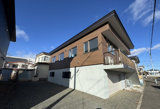 【東川町】ガレージ付き☆灯油暖房・ガス給湯☆フルリノベーション住宅！