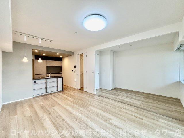 ゆったりとしたリビングダイニング。
小さなお子様のあるご家族にピッタリ。