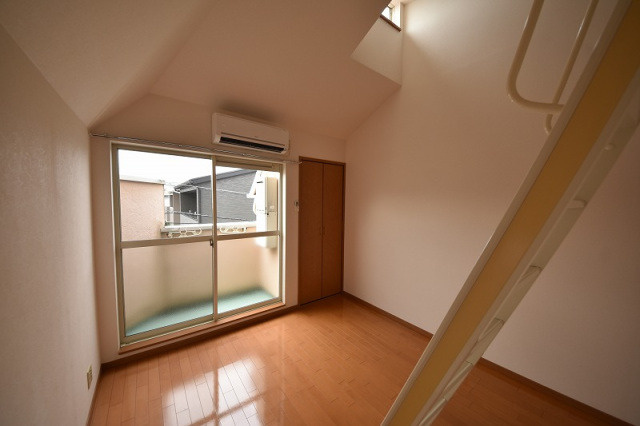 コンフォートベネフィス井尻8の居間・リビング